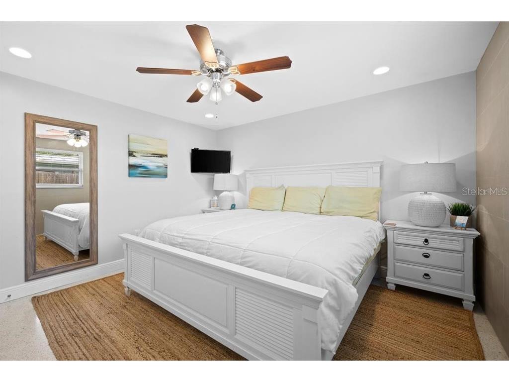 327 Avenida Milano Sarasota FL 34242 A4640458 image44