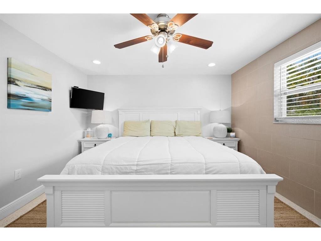 327 Avenida Milano Sarasota FL 34242 A4640458 image45