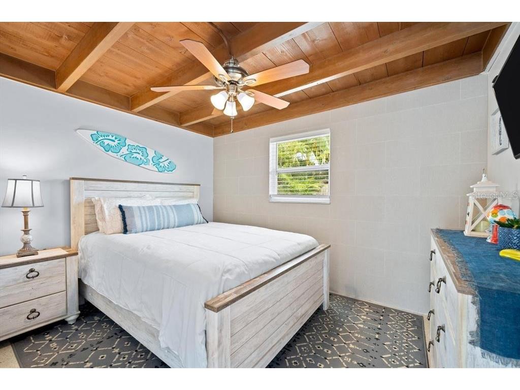 327 Avenida Milano Sarasota FL 34242 A4640458 image47