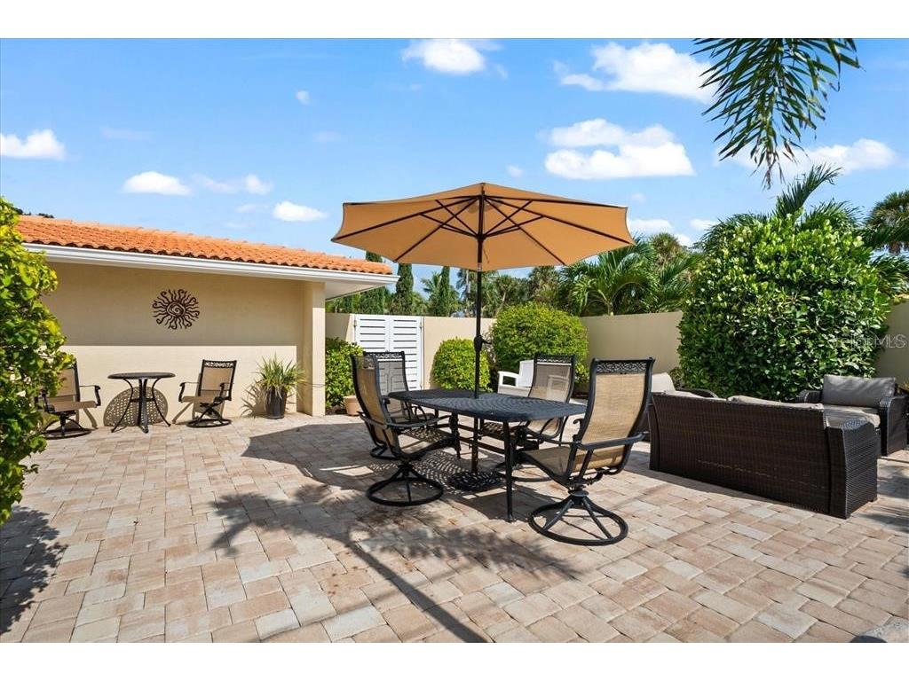 327 Avenida Milano Sarasota FL 34242 A4640458 image49