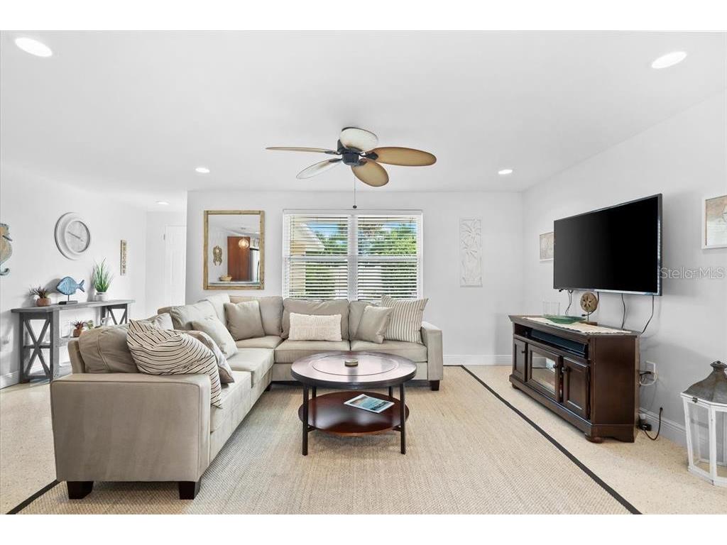 327 Avenida Milano Sarasota FL 34242 A4640458 image7