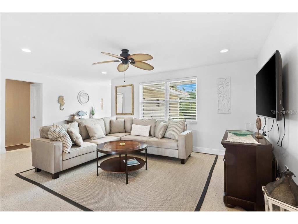 327 Avenida Milano Sarasota FL 34242 A4640458 image8