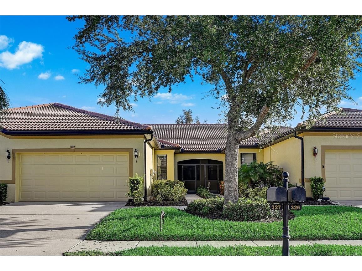 327 Bluewater Falls Court Apollo Beach FL 33572 T3497907 image1