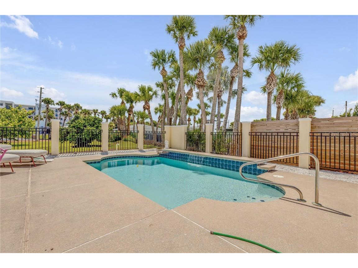 327 Due East Street New Smyrna Beach FL 32169 NS1082142 image1