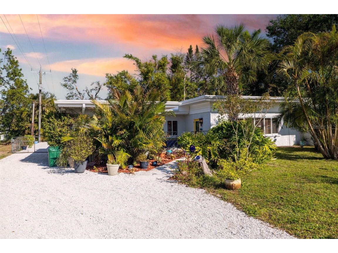 327 Hernando Avenue Sarasota FL 34243 A4634958 image1