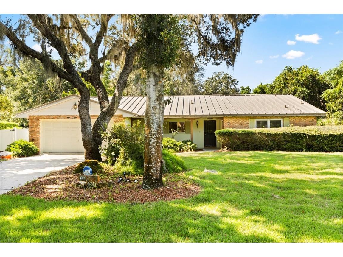 327 Laura Lane Mount Dora FL 32757 TB8393875 image1