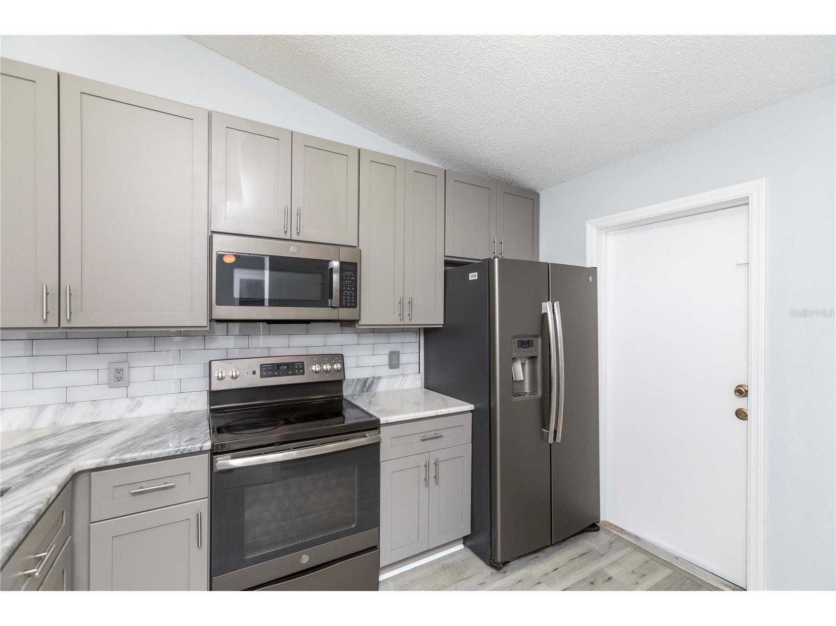 327 Phlox Drive #327 Palm Harbor FL 34684 W7885784 image2