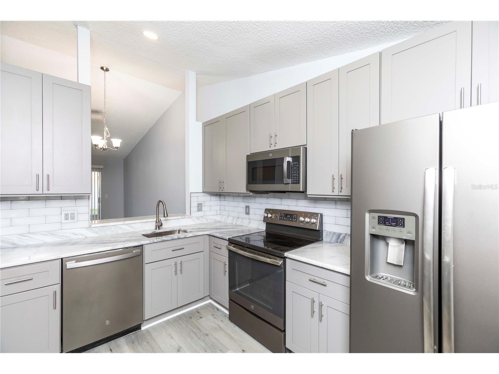 327 Phlox Drive #327 Palm Harbor FL 34684 W7885784 image3