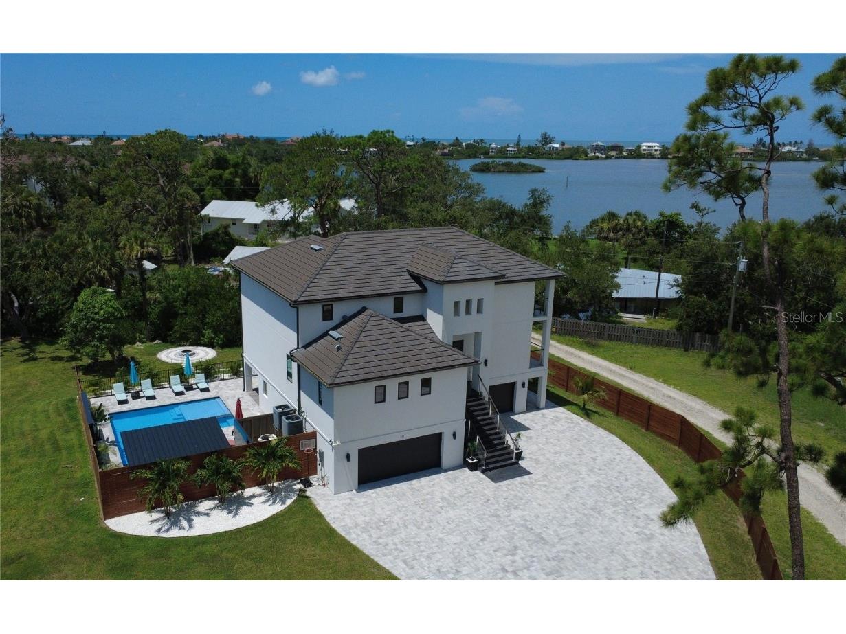 327 Roberts Road Nokomis FL 34275 - BLACKBURN BAY TB8413685 image1
