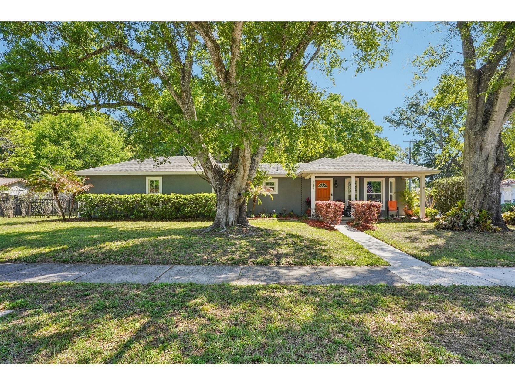 327 S Lakeview Avenue Winter Garden FL 34787 O6394438 image1