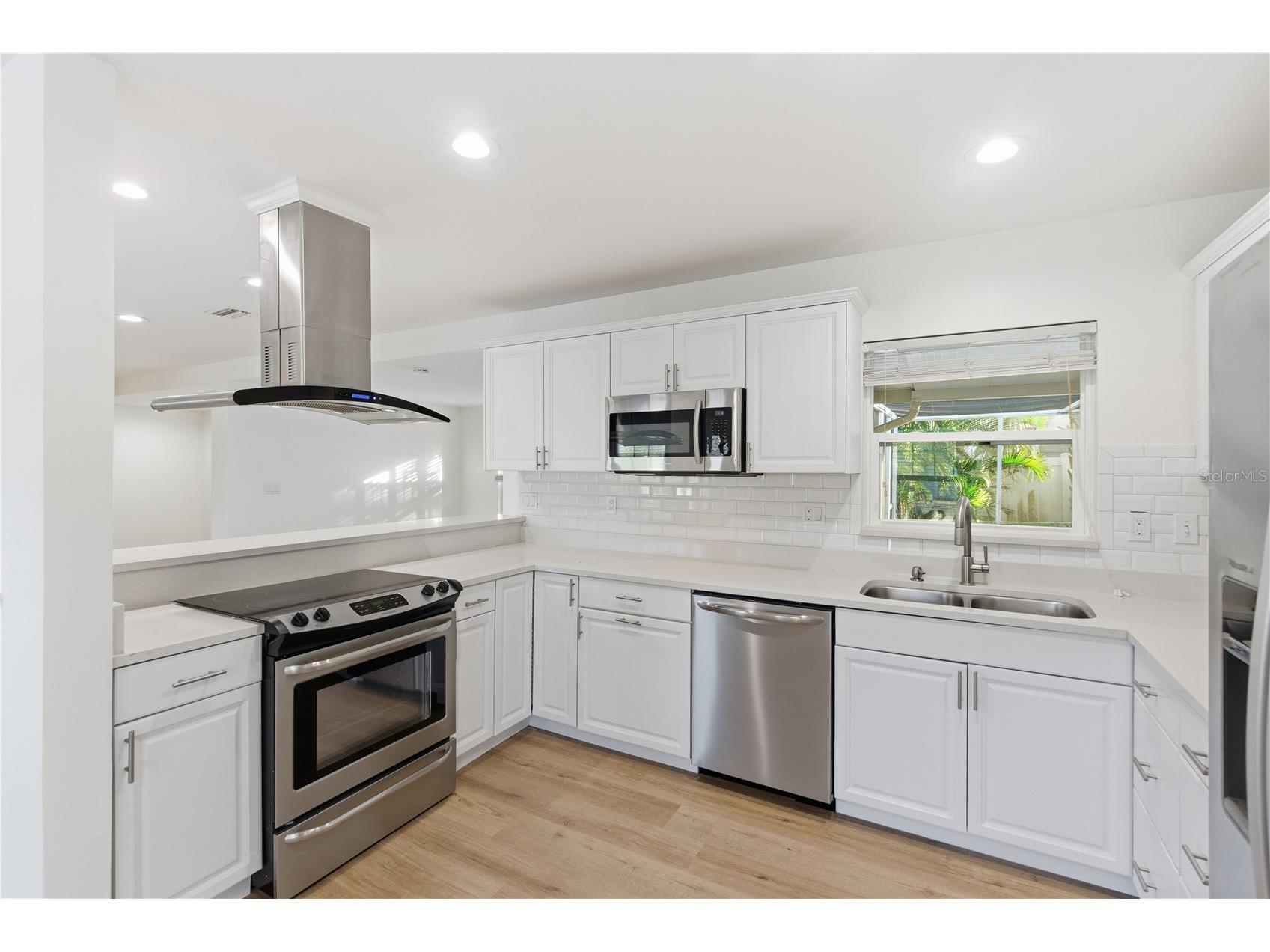 327 Sunny Lane Belleair FL 33756 TB8470938 image12