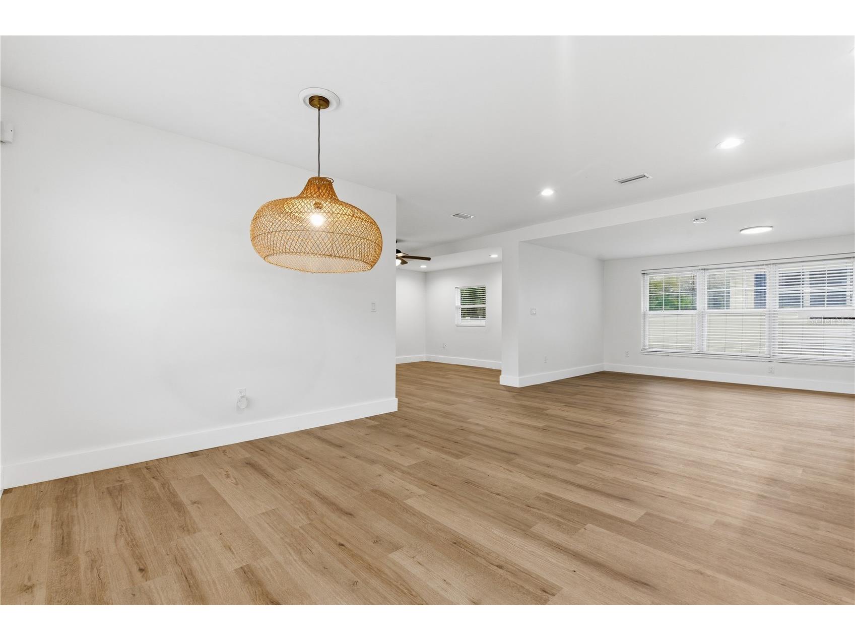 327 Sunny Lane Belleair FL 33756 TB8470938 image5