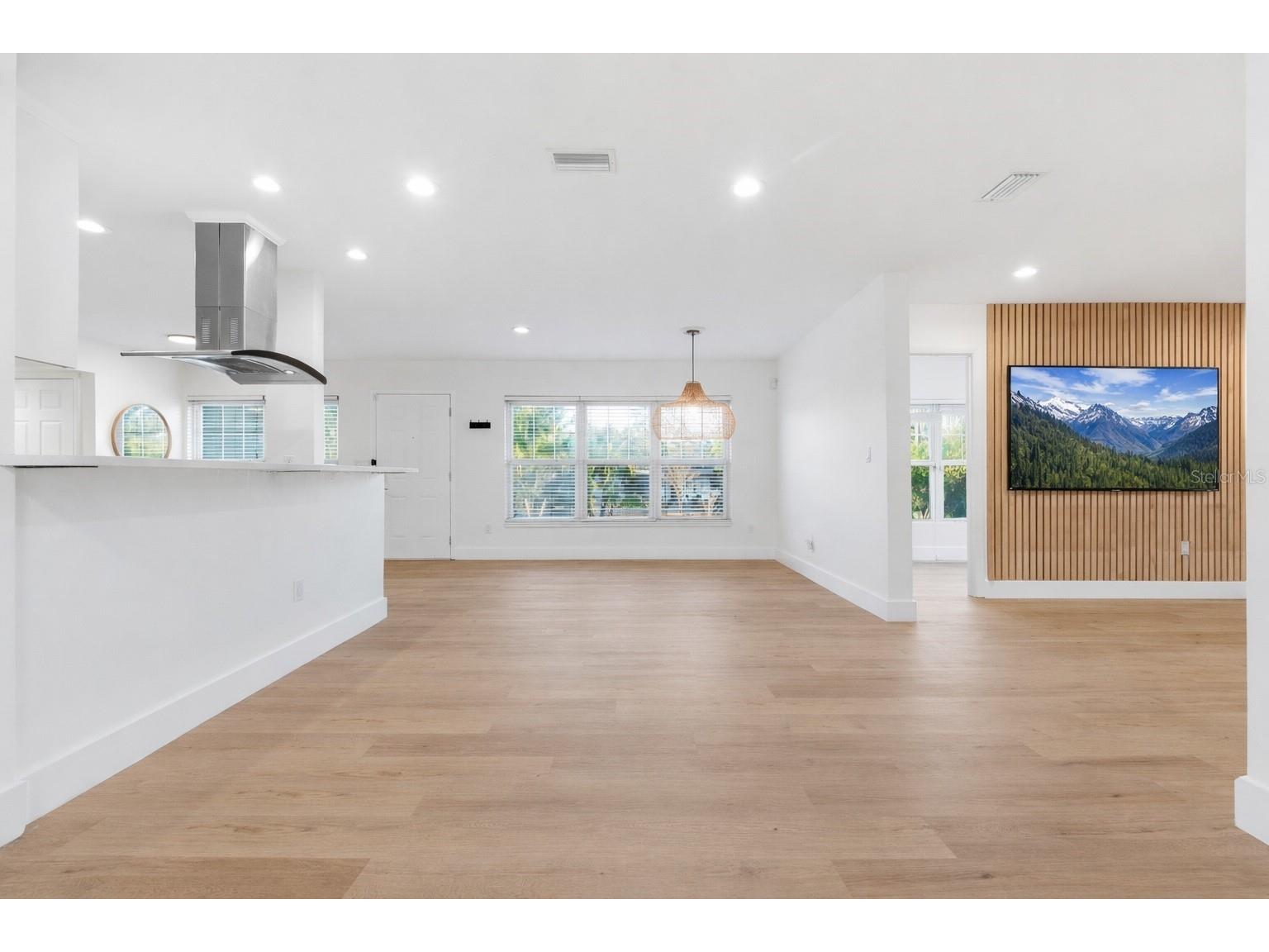327 Sunny Lane Belleair FL 33756 TB8470938 image6