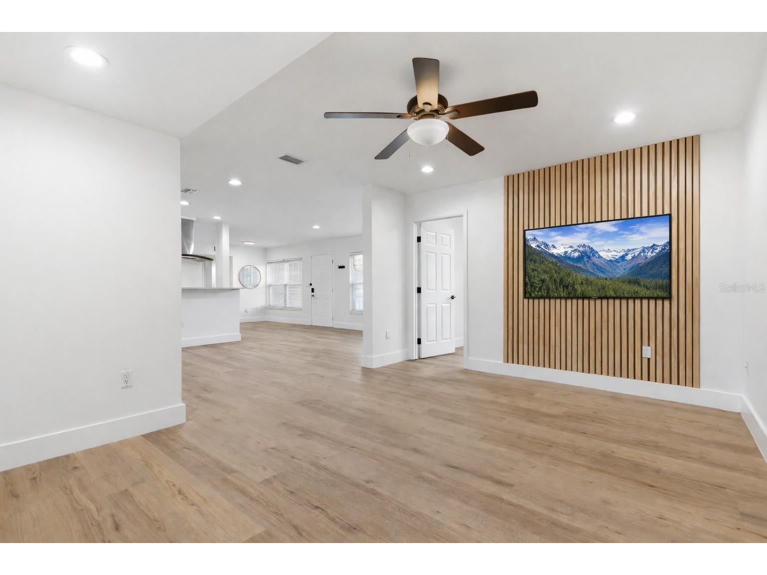 327 Sunny Lane Belleair FL 33756 TB8470938 image8