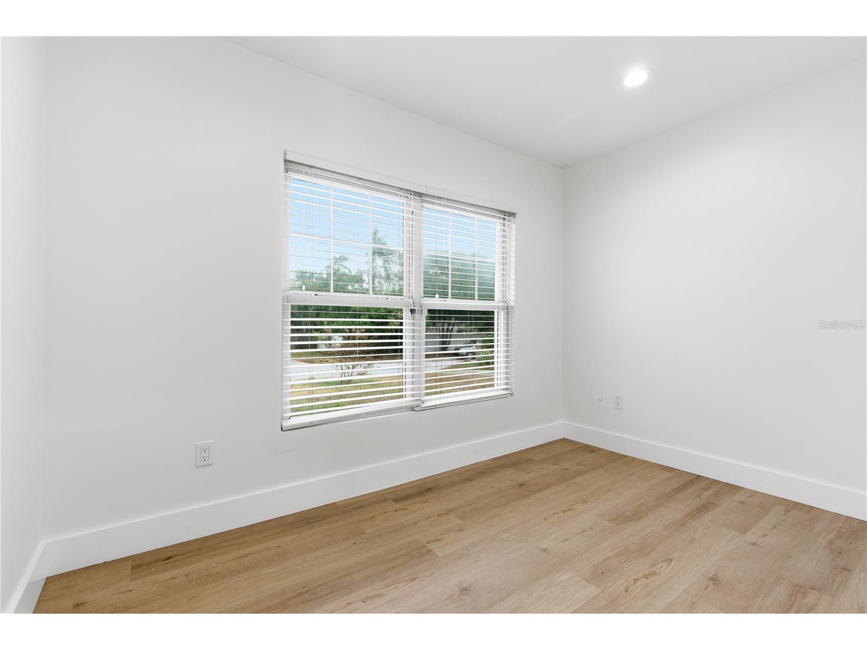 327 Sunny Lane Belleair FL 33756 TB8470938 image9