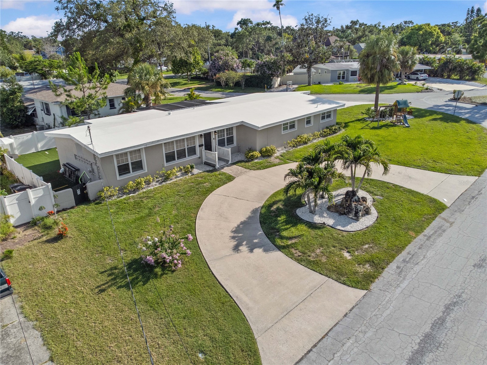 327 Sunny Lane Belleair FL 33756 TB8496924 image1