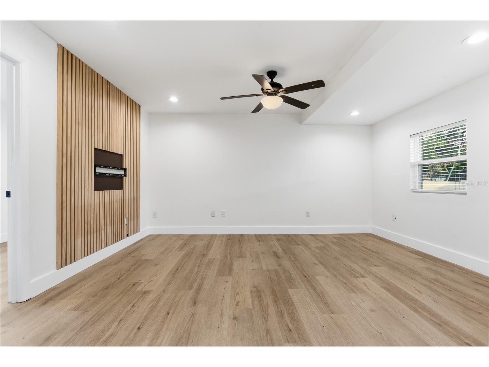 327 Sunny Lane Belleair FL 33756 TB8496924 image12