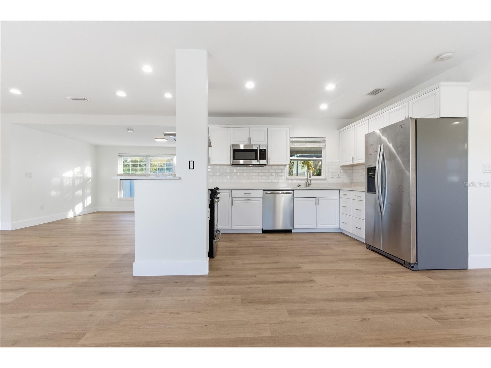 327 Sunny Lane Belleair FL 33756 TB8496924 image2