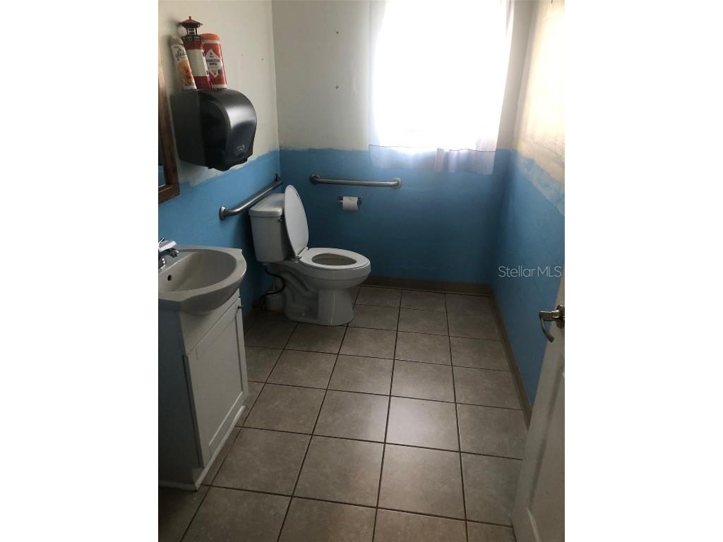 3273 Commercial Way Spring Hill FL 34606 W7855209 image12