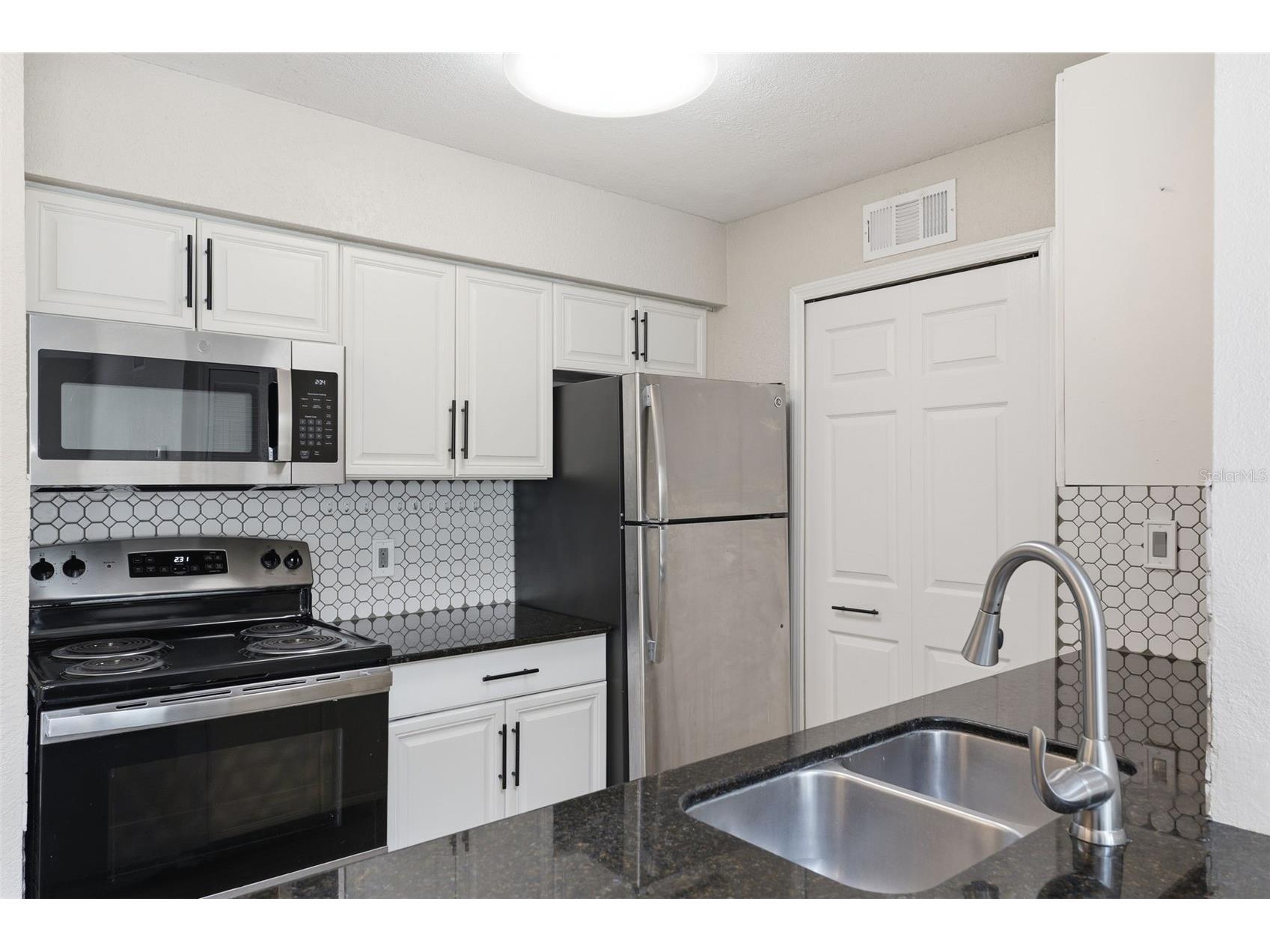 3274 Haviland Court #204 Palm Harbor FL 34684 TB8483836 image15