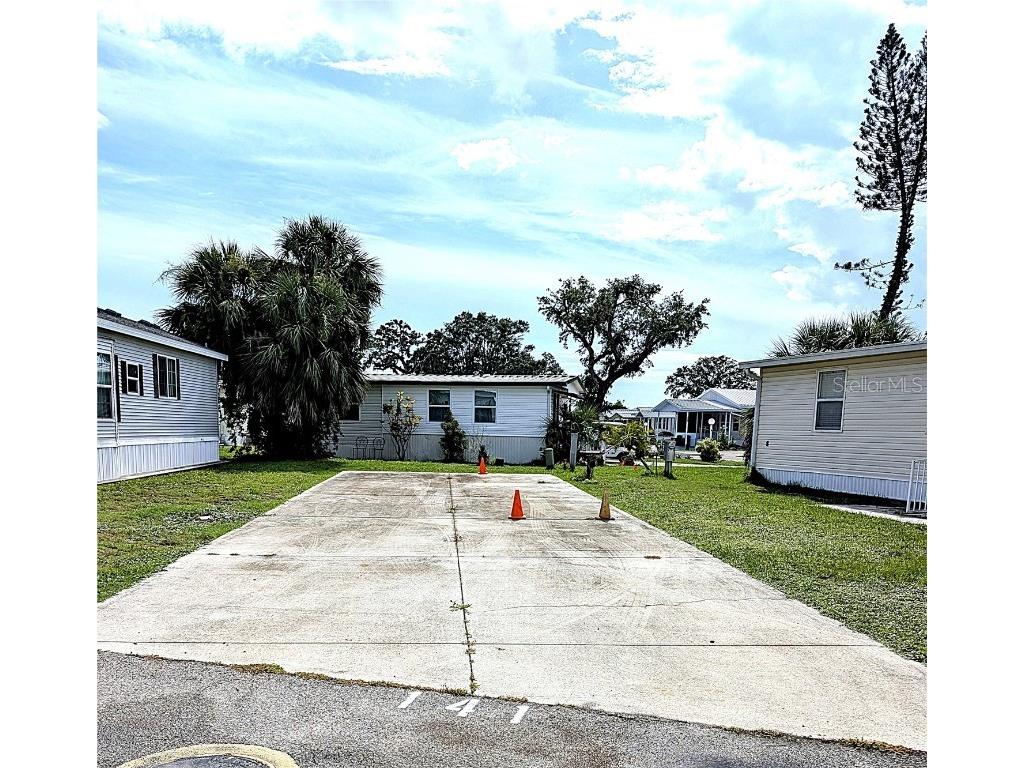 3275 26th Avenue E #141 Bradenton FL 34208 A4656408 image1