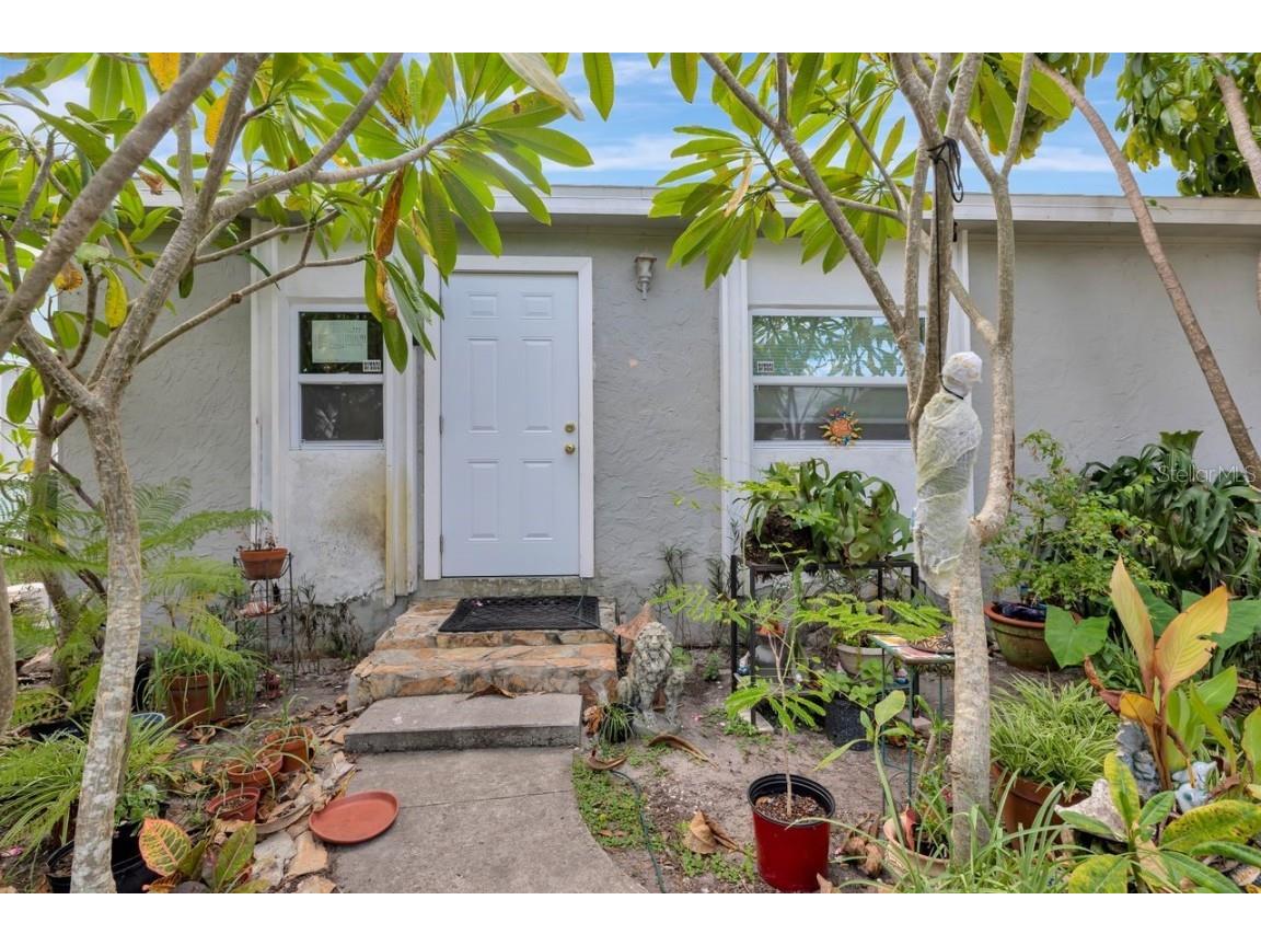 3278 56th Avenue N Saint Petersburg FL 33714 A4668993 image1