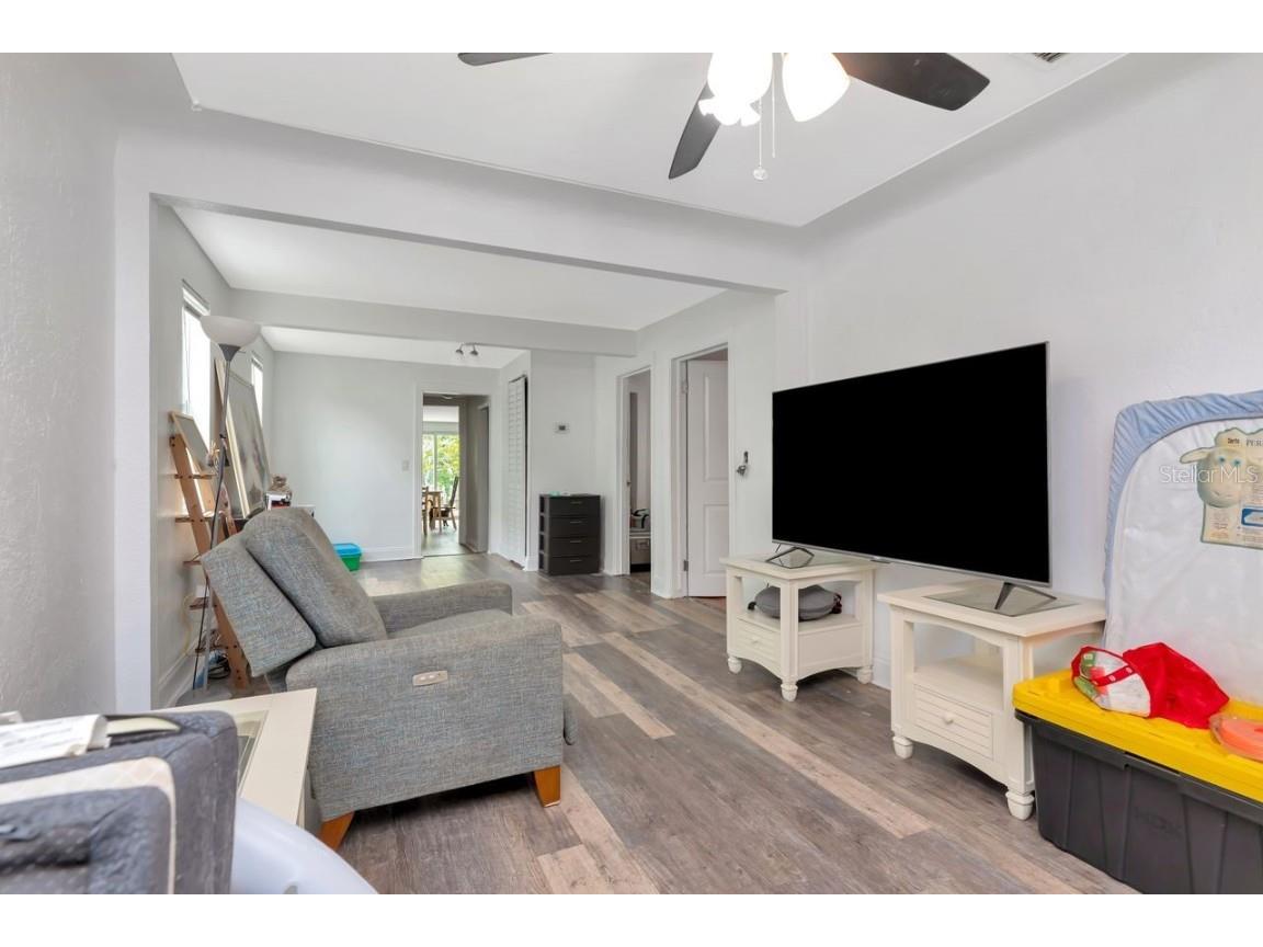 3278 56th Avenue N Saint Petersburg FL 33714 A4668993 image8