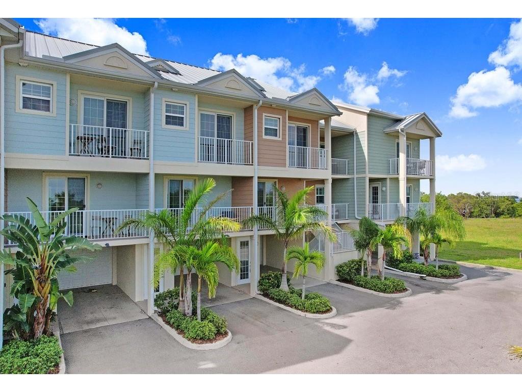 3278 Mangrove Point Drive Ruskin FL 33570 T3515382 image1