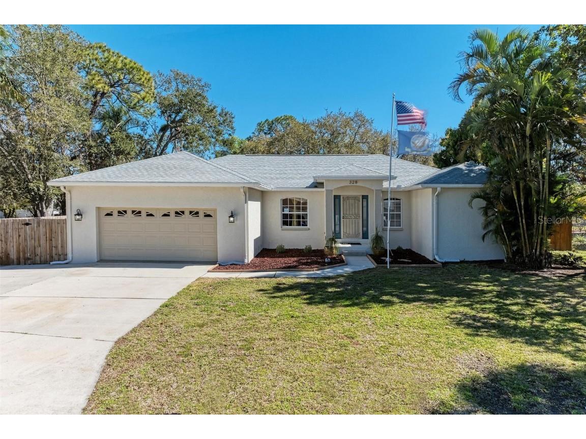 328 22nd Street Court NE Bradenton FL 34208 MLS: A4598885 Edina