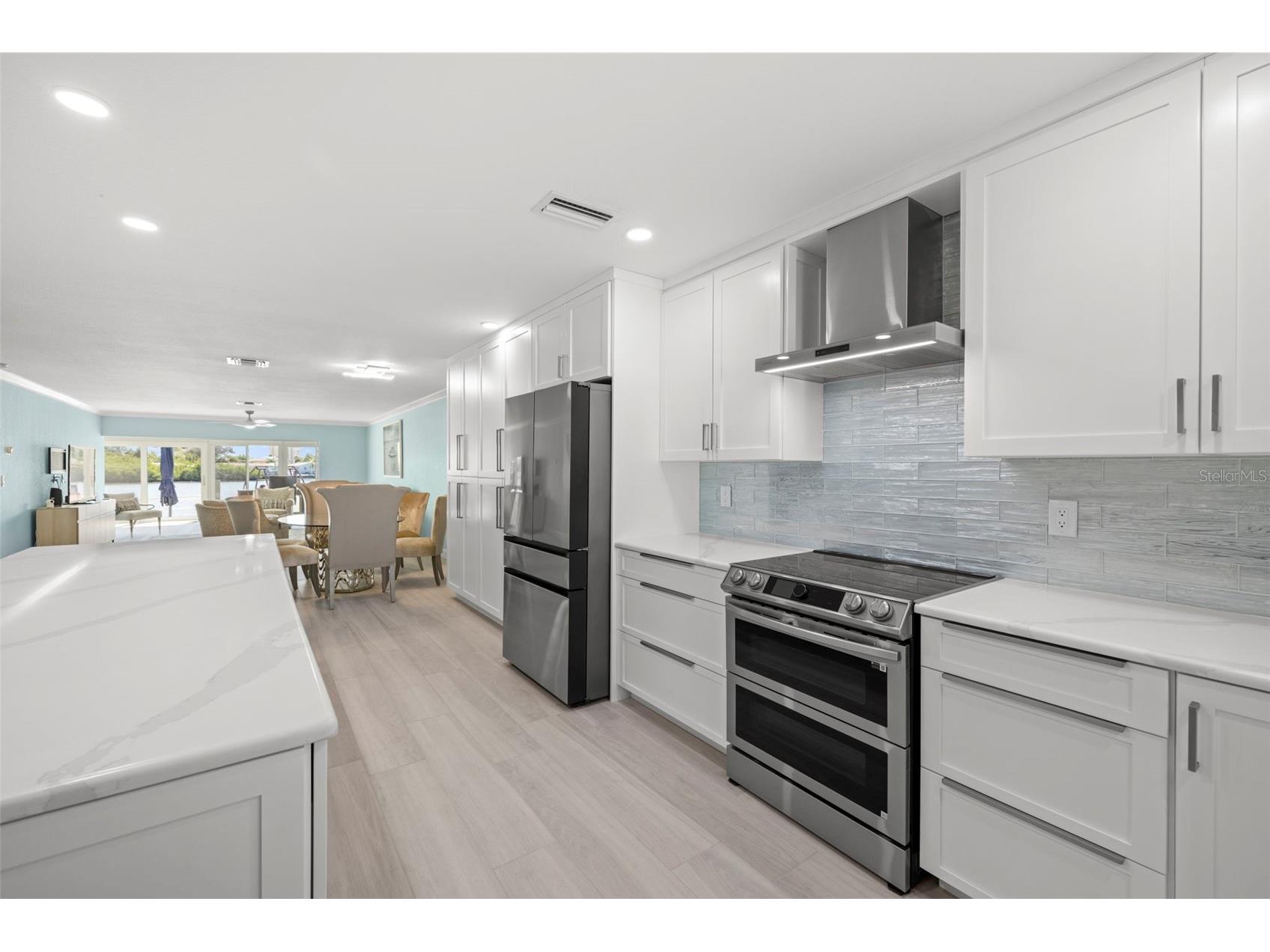 328 Boca Ciega Point Boulevard S Saint Petersburg FL 33708 - INTERCOASTAL WATERWAY TB8448237 image4