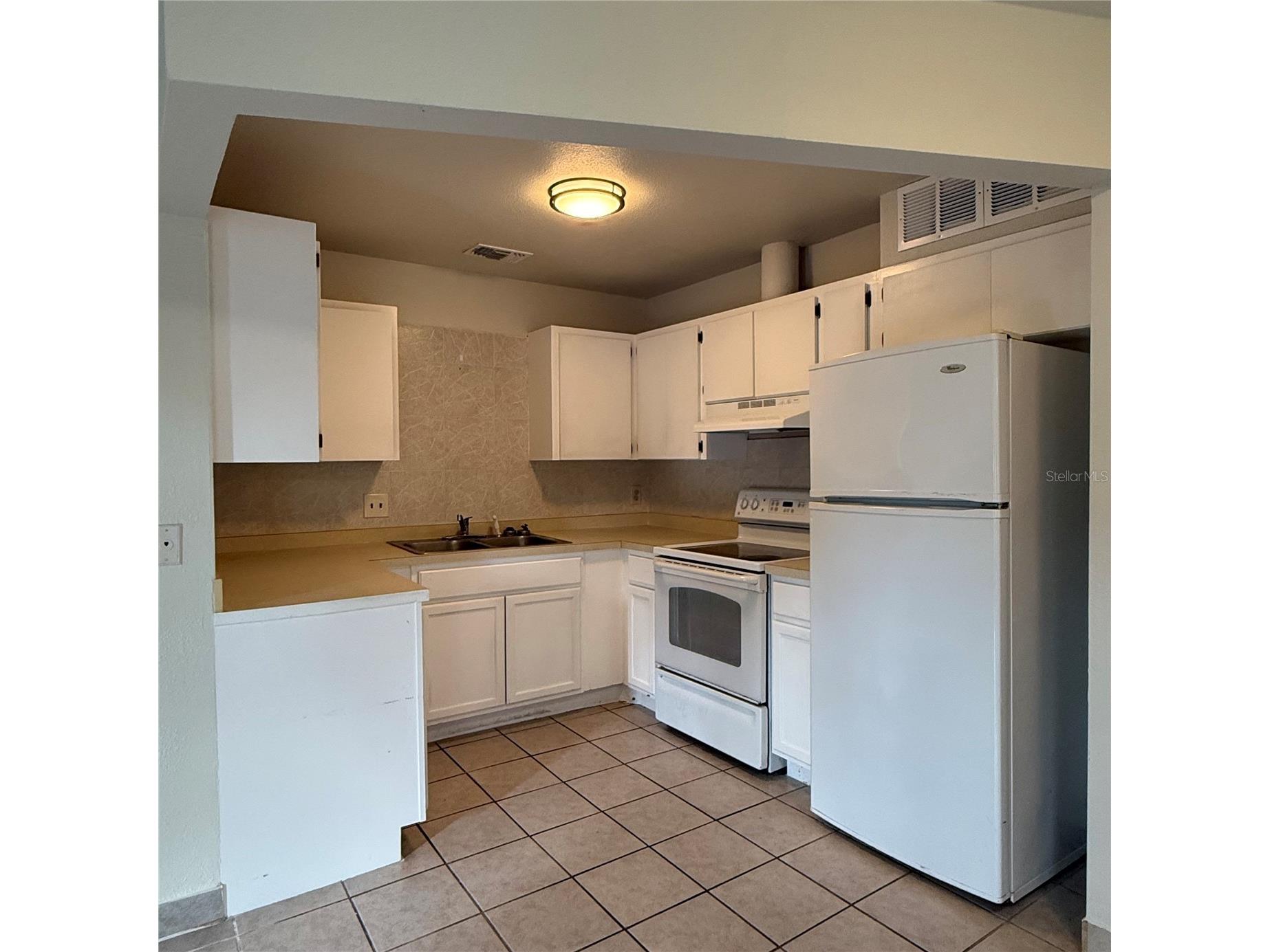 328 Ortiz Boulevard #B North Port FL 34287 A4686057 image3