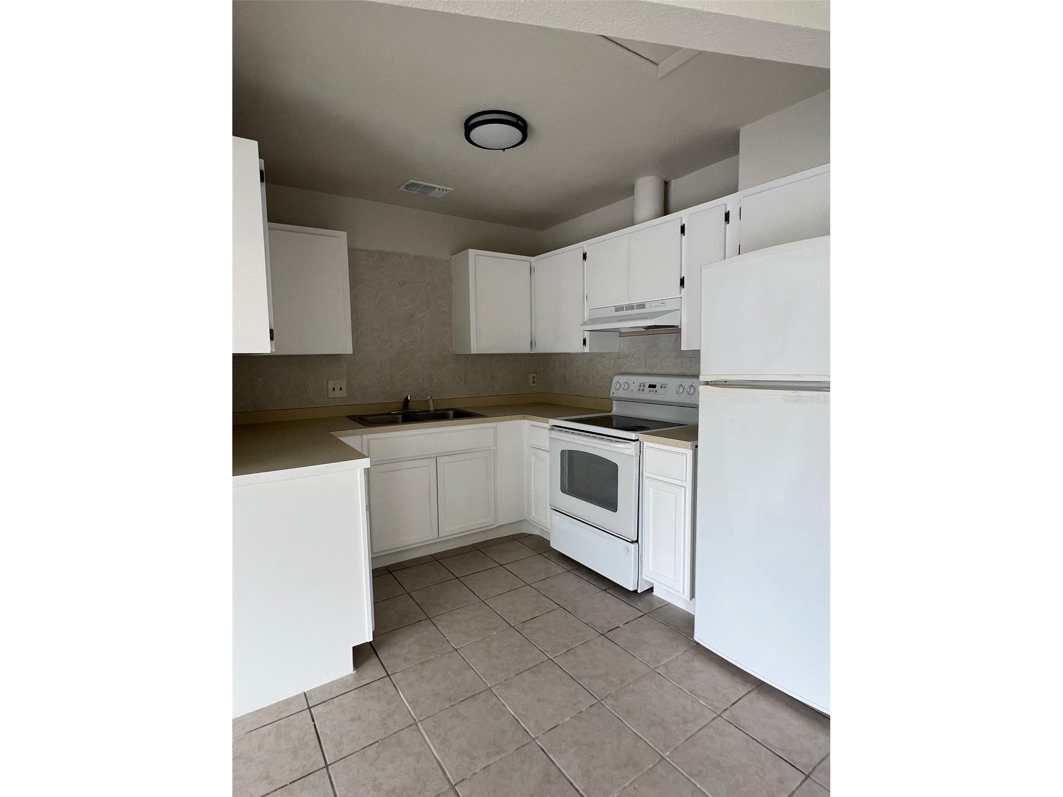 328 Ortiz Boulevard #B North Port FL 34287 A4686057 image8