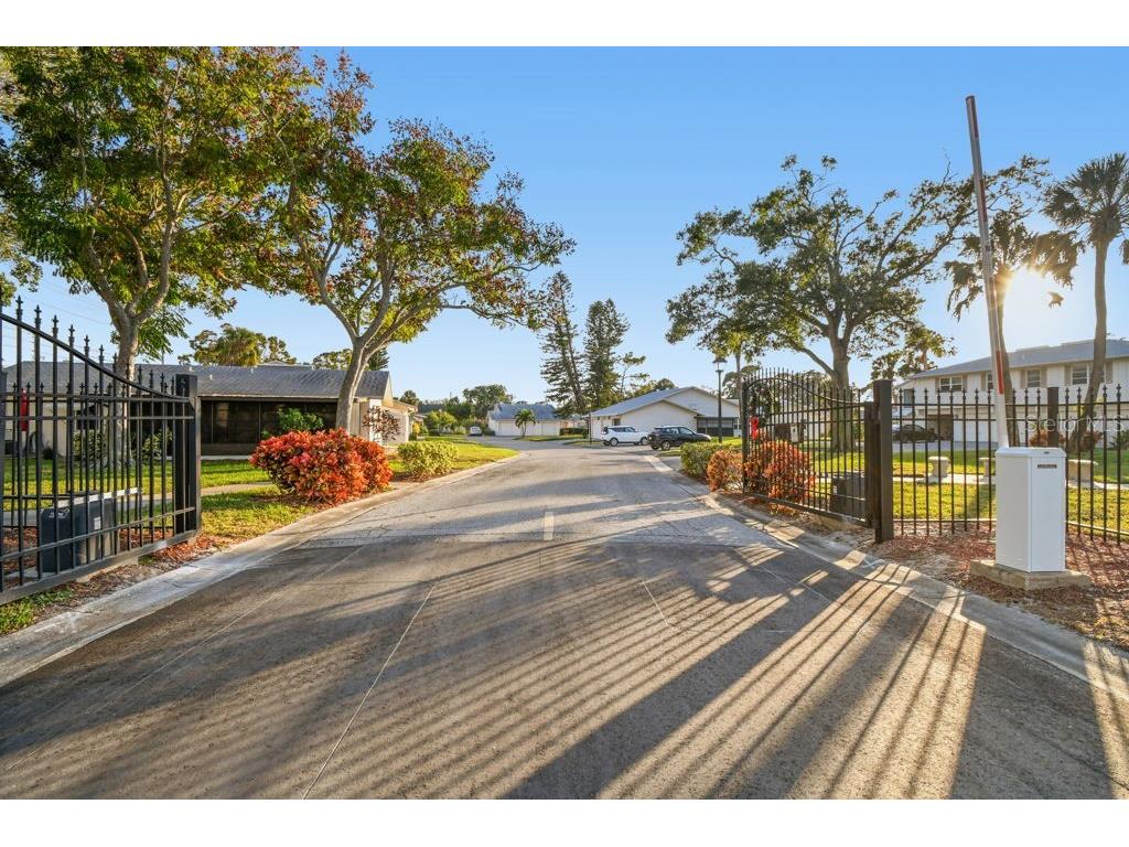 3280 37th Way S #B Saint Petersburg FL 33711 TB8489380 image3