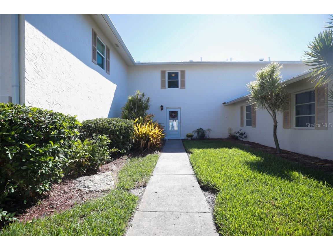 3281 38th Way S #B Saint Petersburg FL 33711 TB8444273 image1