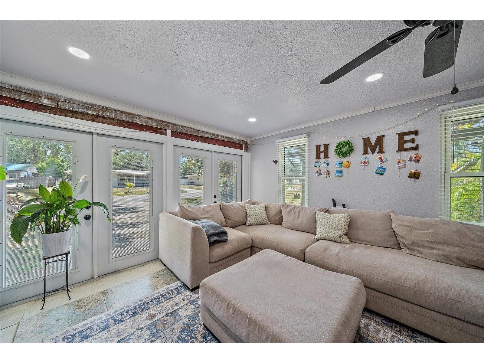 3281 8th Street Sarasota FL 34237 A4692907 image2