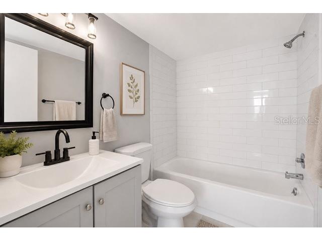 3281 Beneva Road #202 Sarasota FL 34232 TB8516148 image16