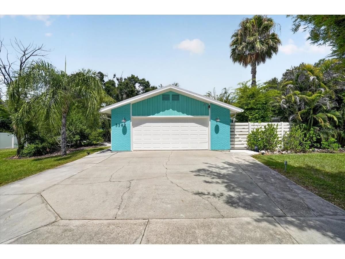 3282 Tobero Lane Sarasota FL 34235 A4697976 image3