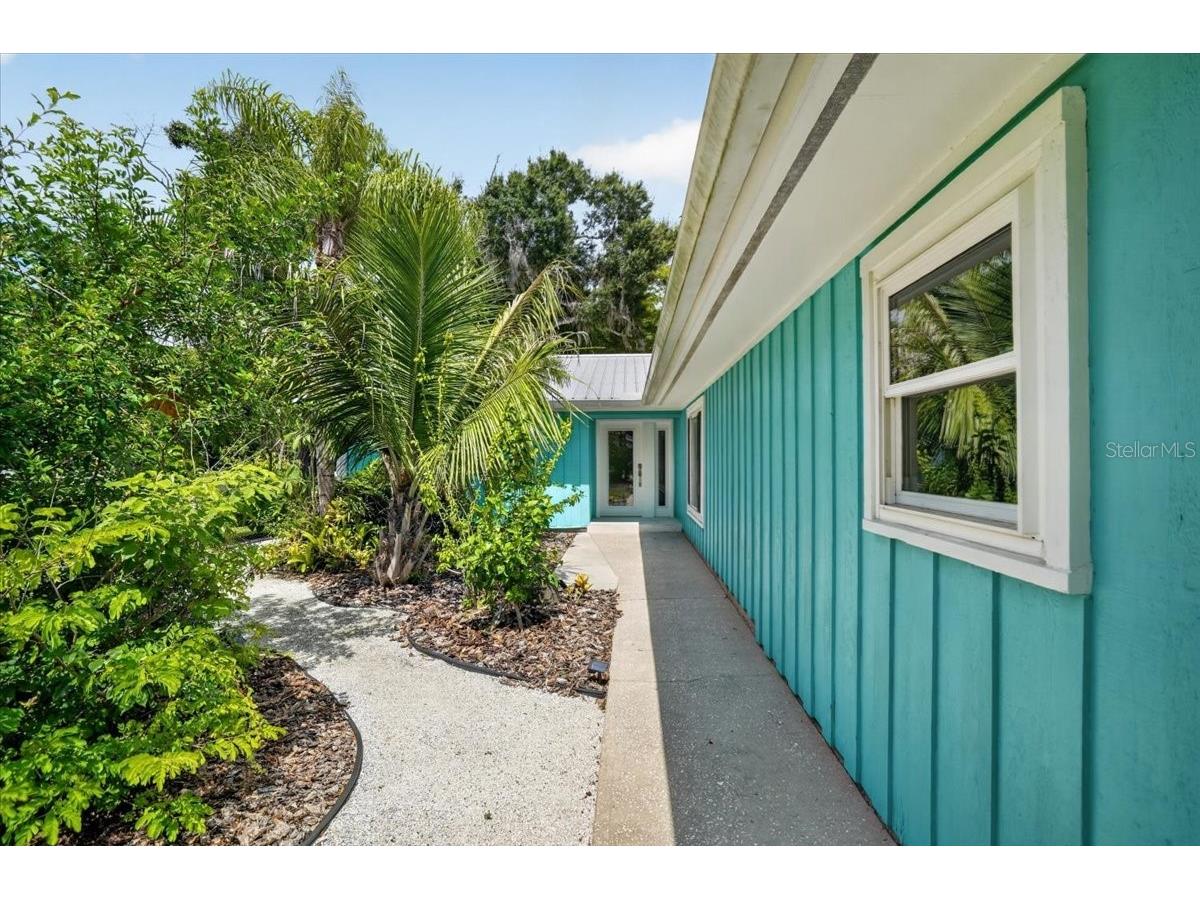 3282 Tobero Lane Sarasota FL 34235 A4697976 image4