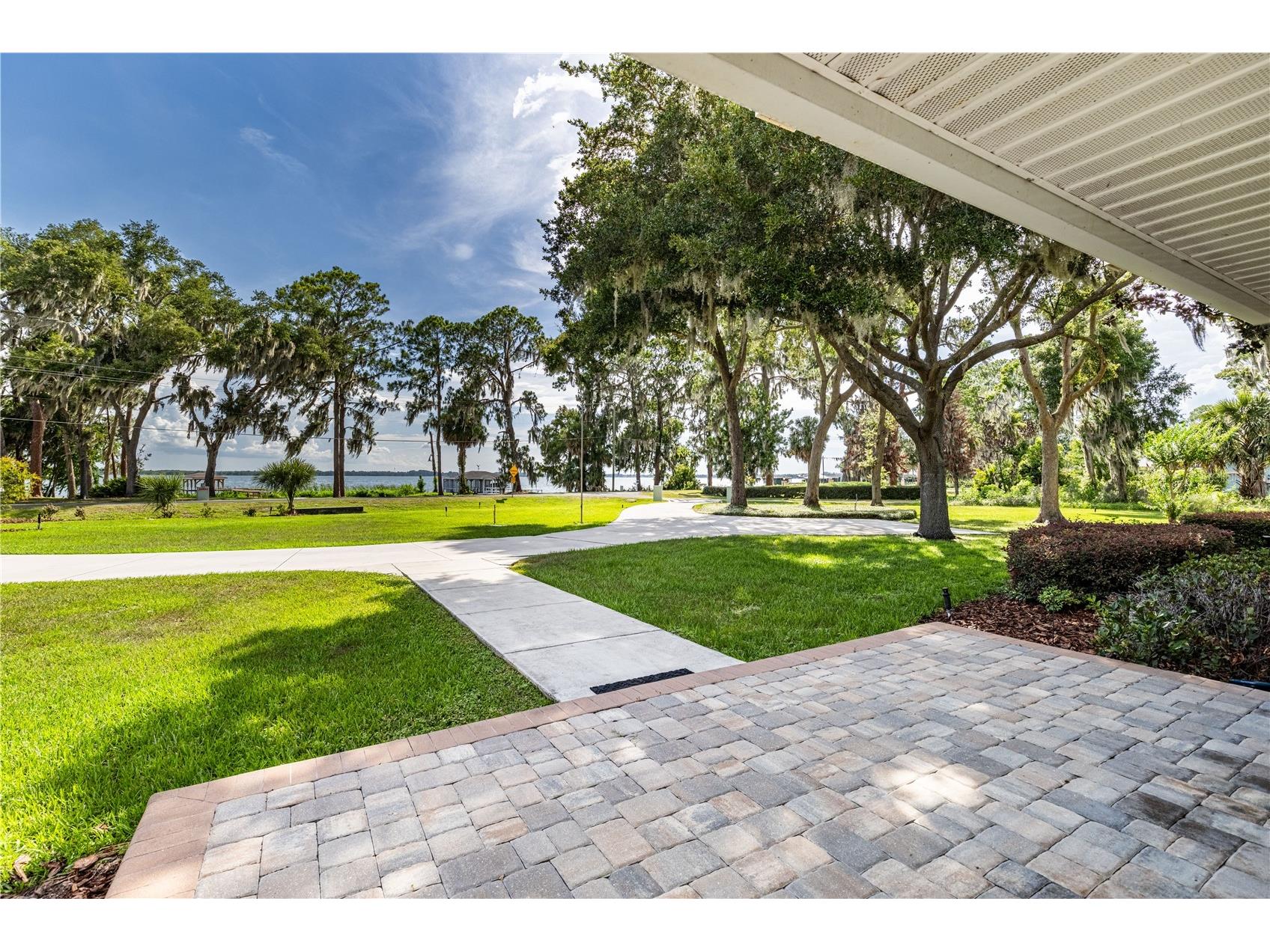 32834 Lakeshore Drive Tavares FL 32778 - LAKE DORA THE HARRIS CHAIN OF LAKES G5114617 image16