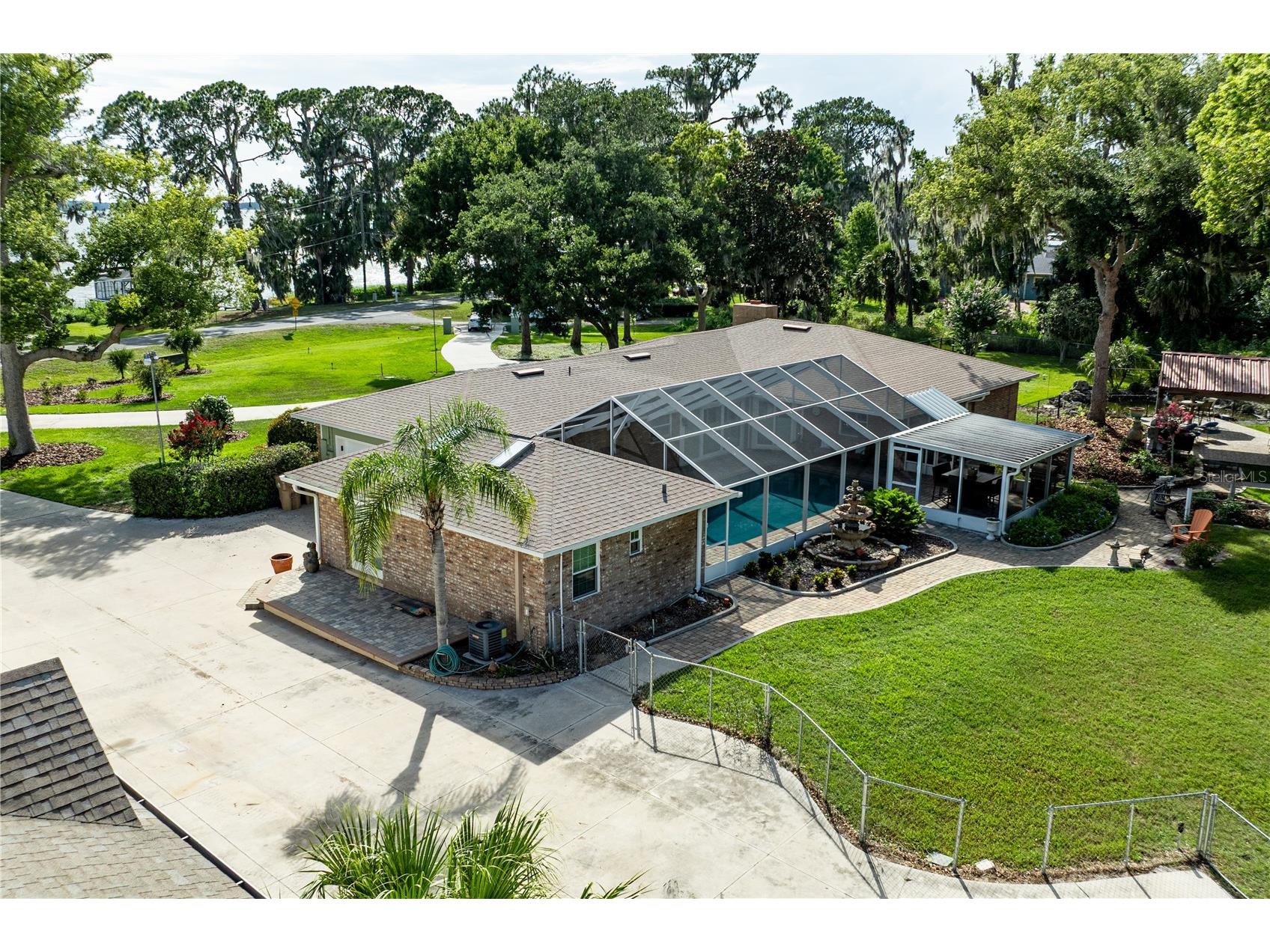 32834 Lakeshore Drive Tavares FL 32778 - LAKE DORA THE HARRIS CHAIN OF LAKES G5114617 image9