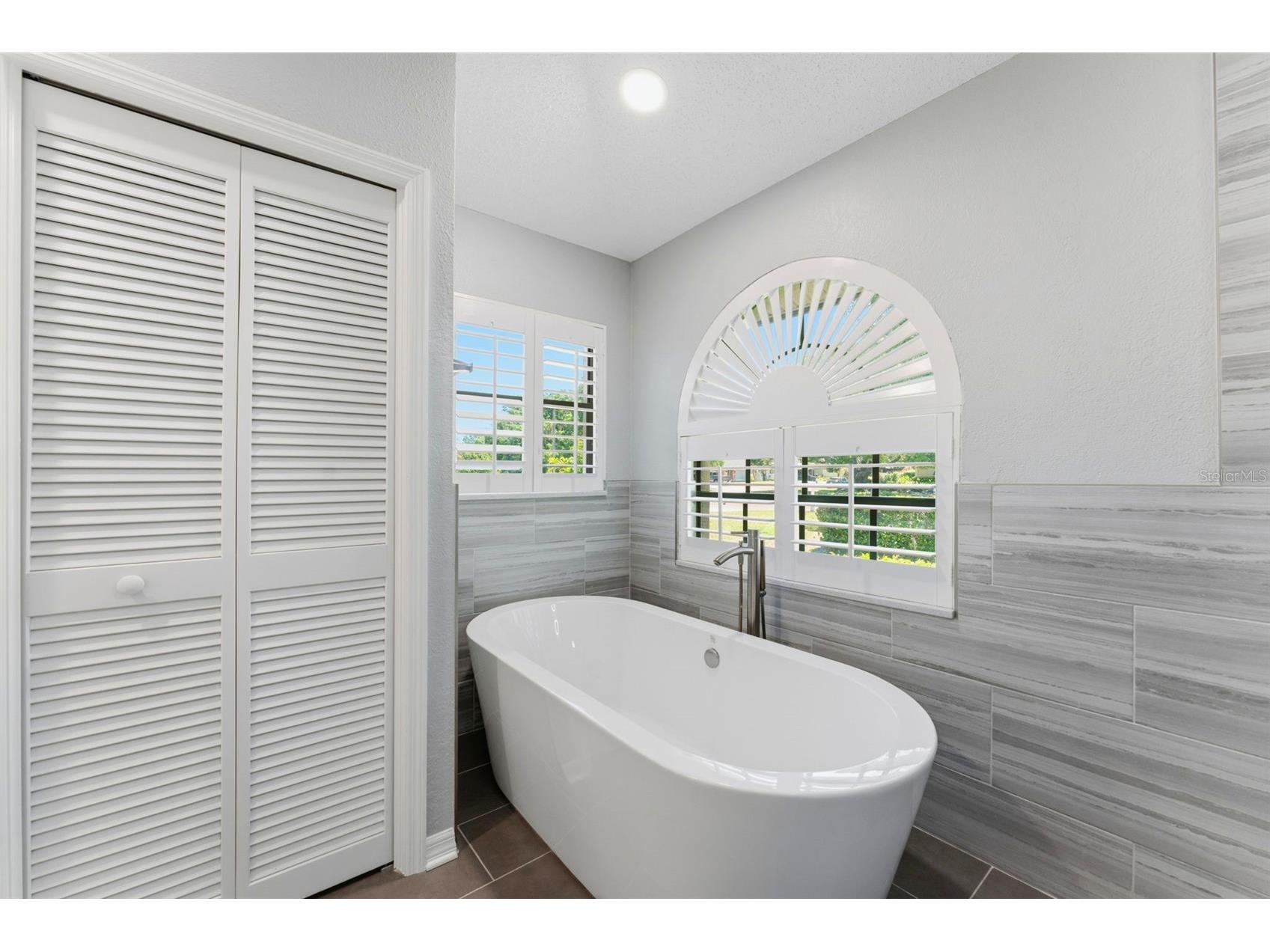 3285 Tarpon Woods Boulevard Palm Harbor FL 34685 TB8503463 image14