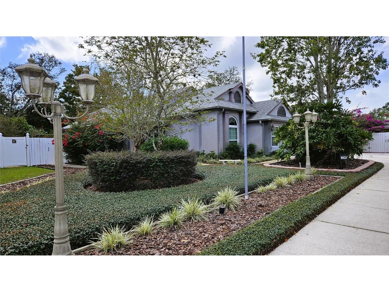 3288 Hillmont Circle Orlando FL 32817 O6162004 image1