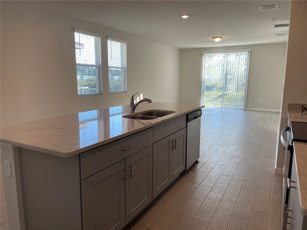 3289 Fresno Pl Zephyrhills FL 33541 TB8425100 image5