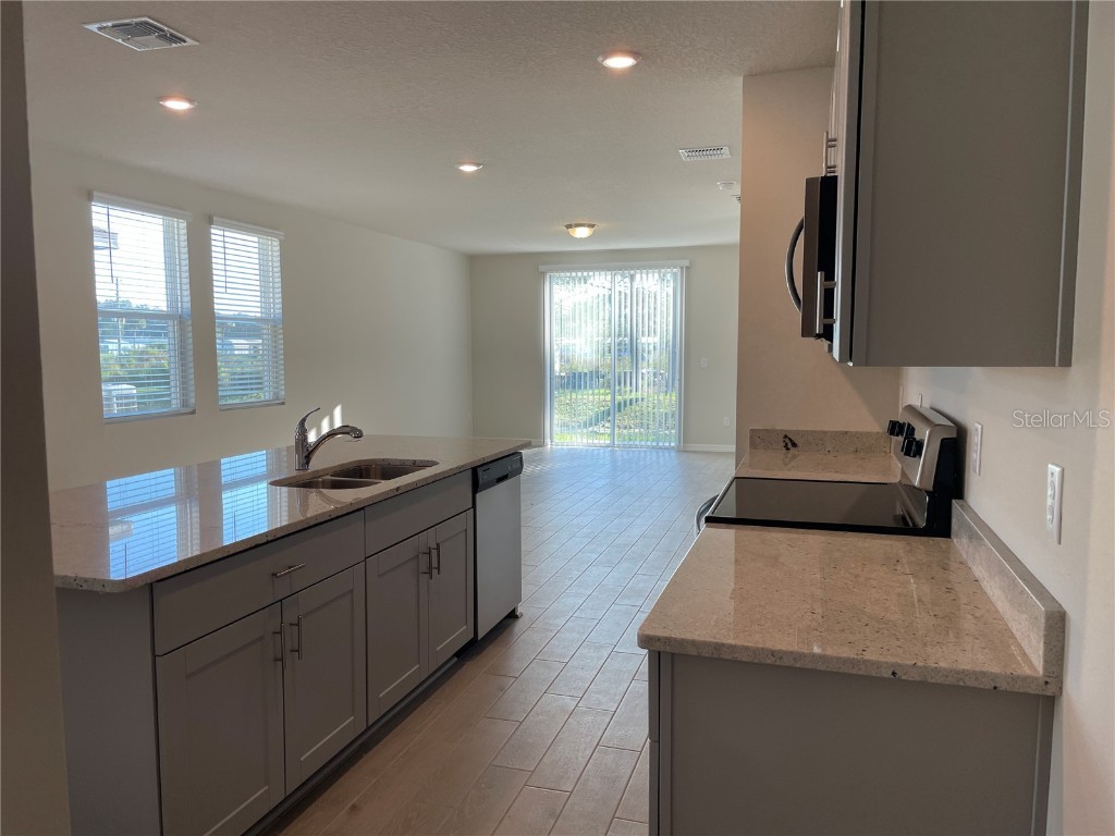 3289 Fresno Pl Zephyrhills FL 33541 TB8425100 image9