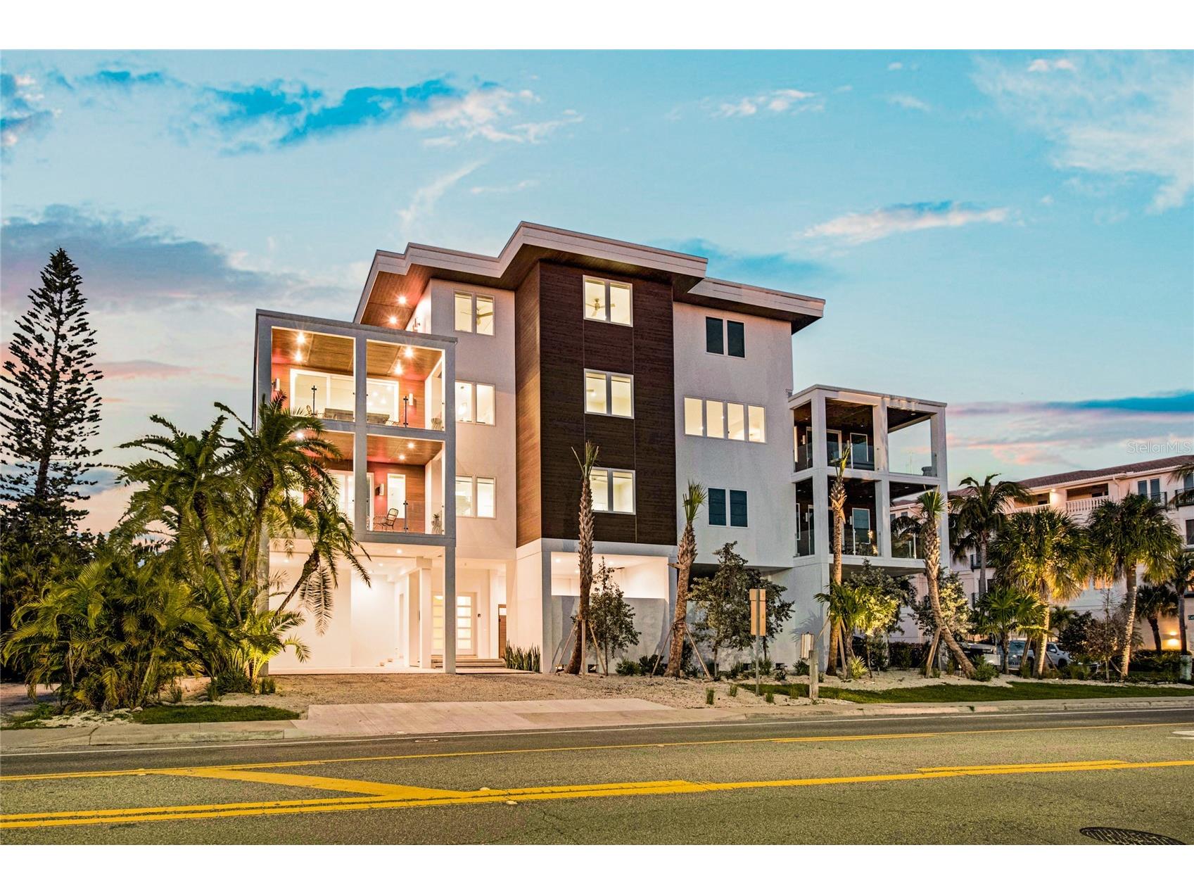 329 Beach Road #A Sarasota FL 34242 A4688489 image1