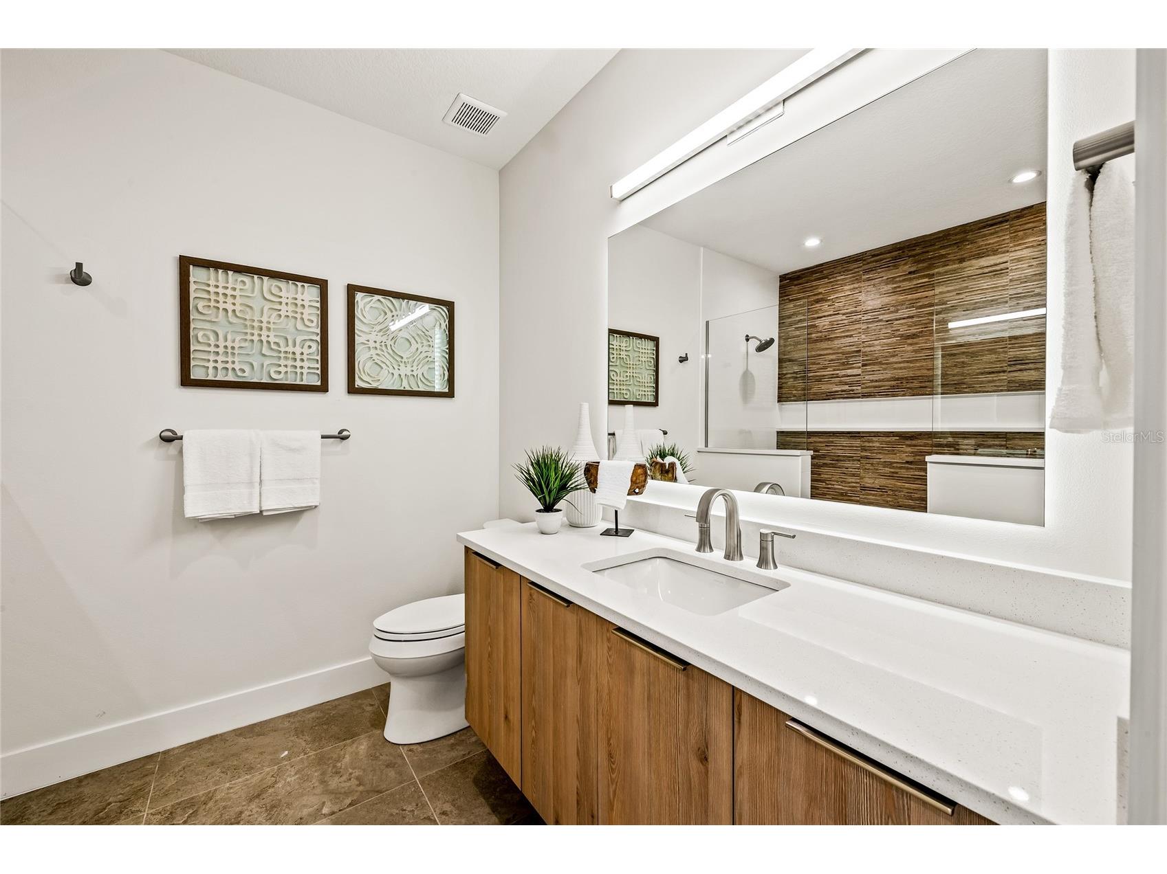 329 Beach Road #A Sarasota FL 34242 A4688489 image18