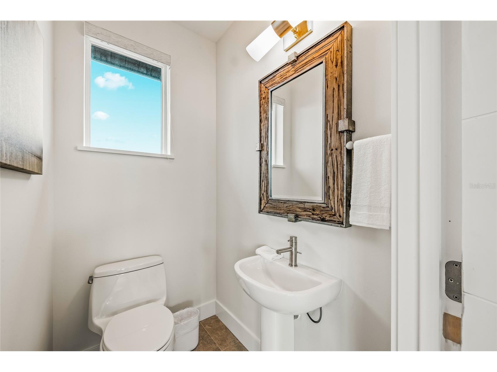 329 Beach Road #A Sarasota FL 34242 A4688489 image21