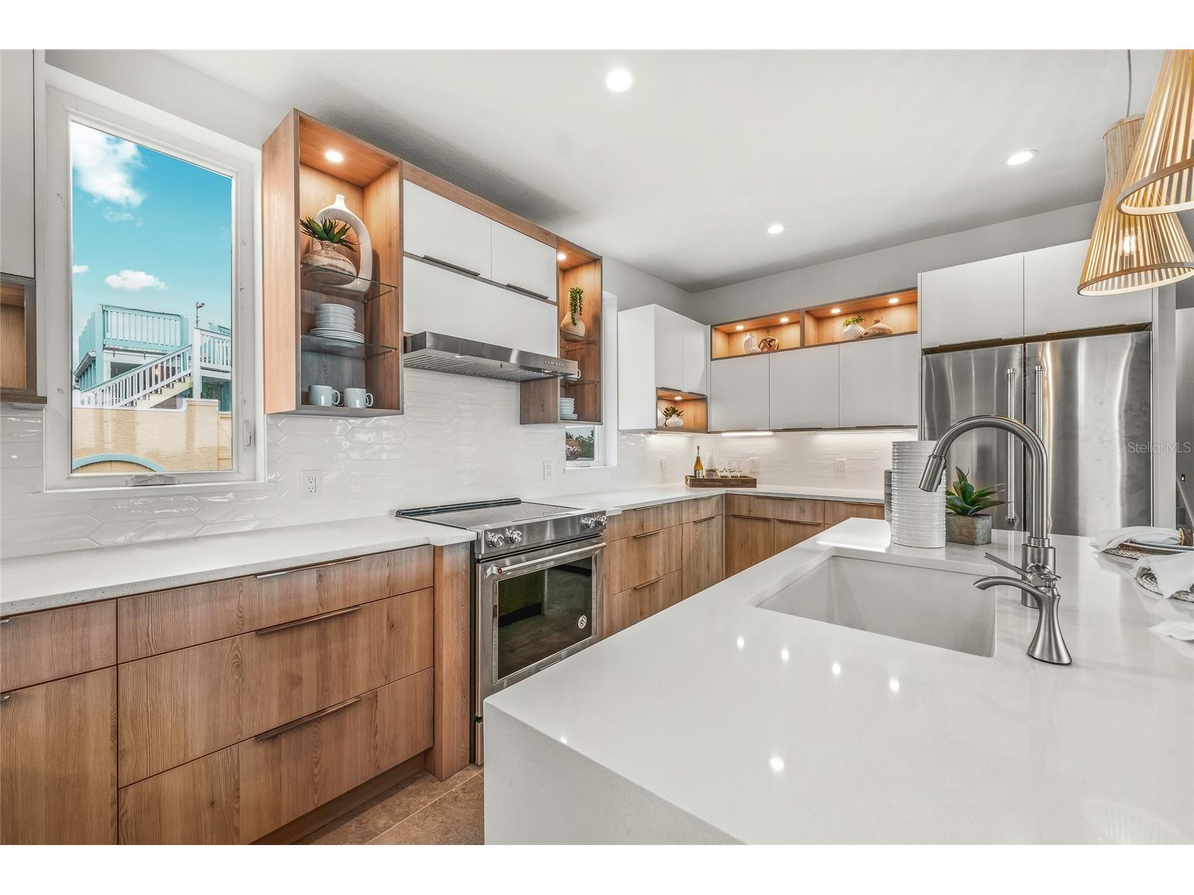 329 Beach Road #A Sarasota FL 34242 A4688489 image27