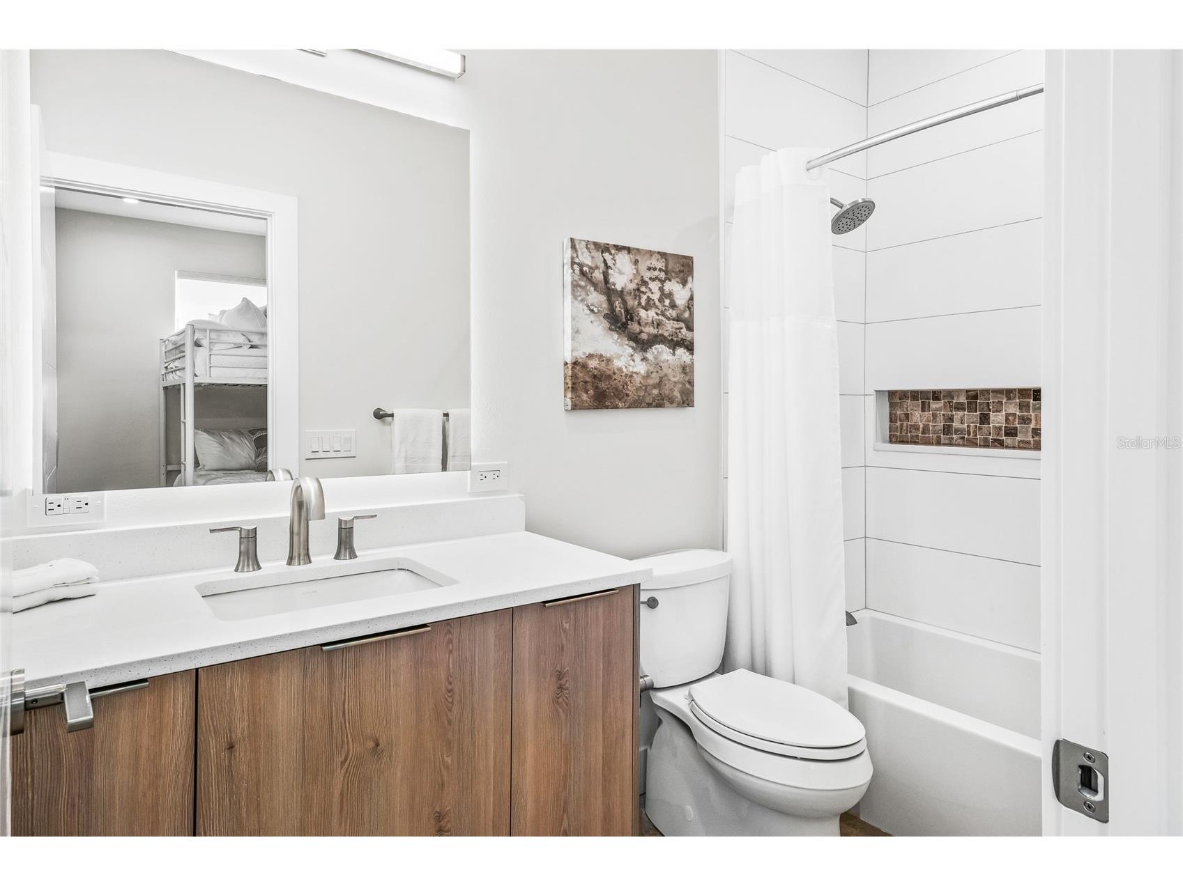 329 Beach Road #A Sarasota FL 34242 A4688489 image38