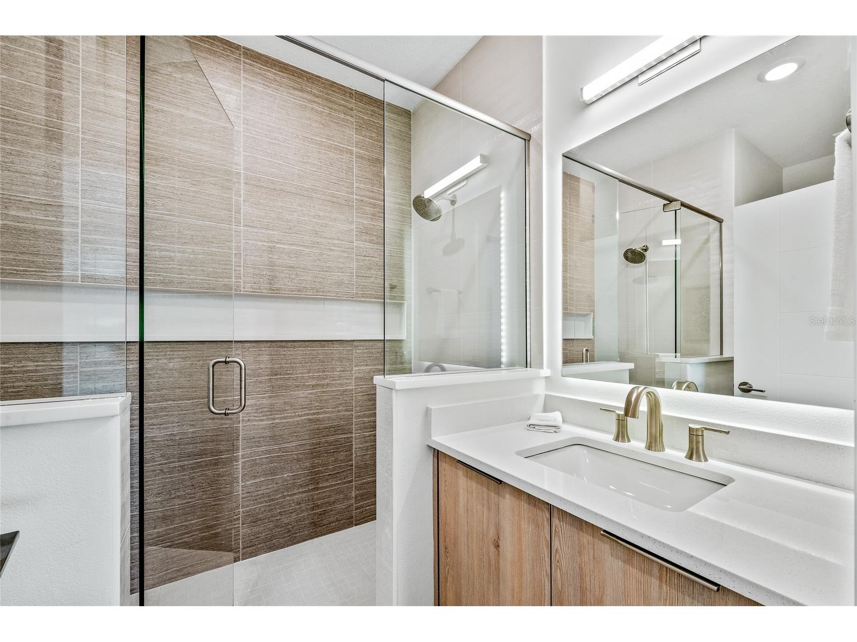 329 Beach Road #A Sarasota FL 34242 A4688489 image42